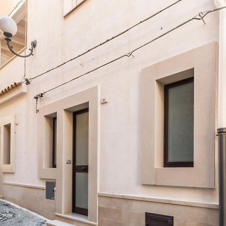 The Bell Apartamento Comiso Exterior foto