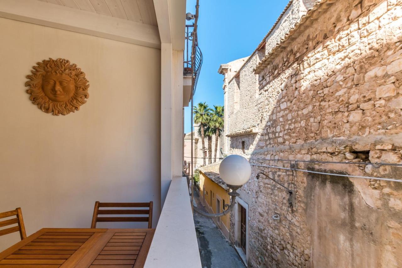 The Bell Apartamento Comiso Exterior foto